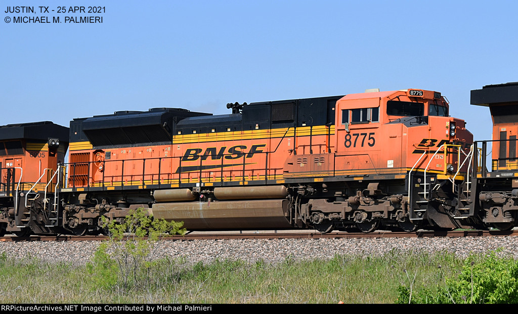 BNSF SD70Ace 8775